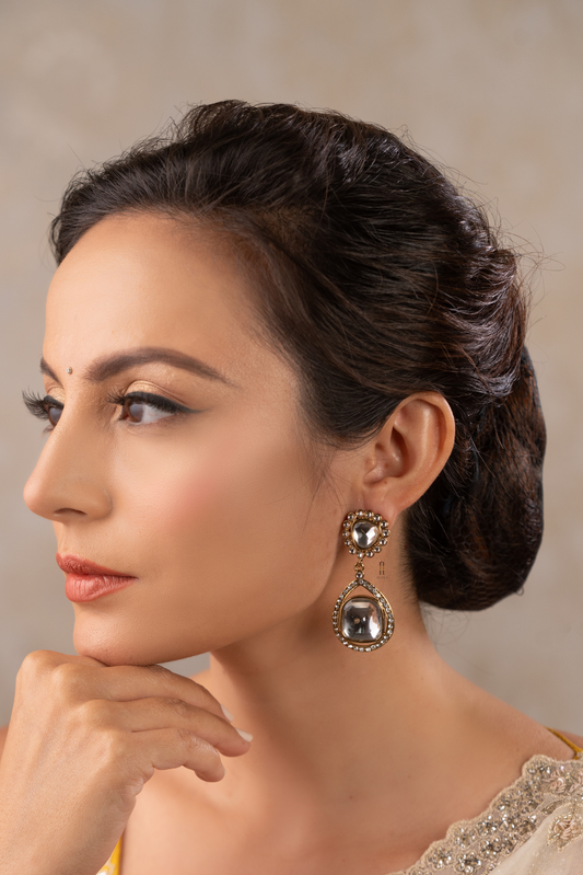 Ekanta Dangling Earrings