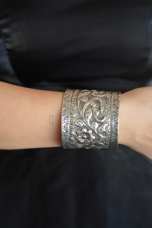 Purnima Kada/Cuff