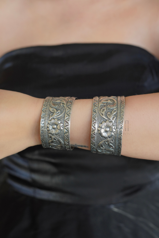 Monisha Kada/Cuff